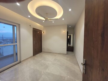 Room in 3 BHK Apartment at Gms Road – for Sale