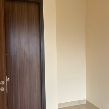 Room in 1.5 BHK Apartment at Runwal Forests, Dockyard Colony – for Sale