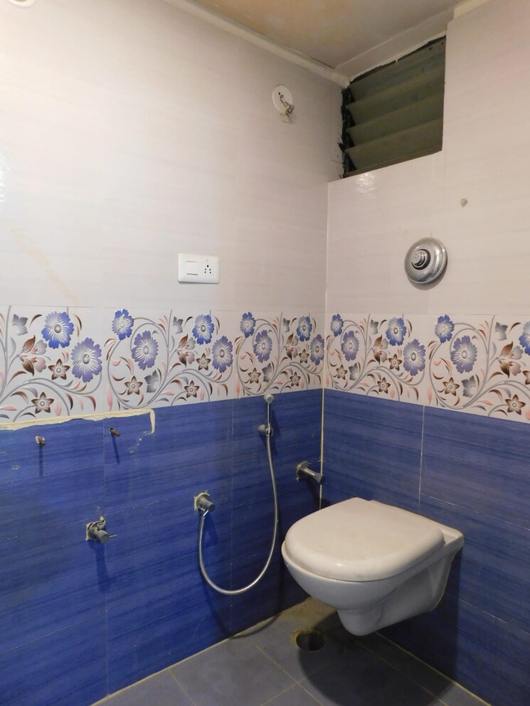 Bathroom, roshan-gardenia 3 Bedroom 1520 Sq.Ft. Apartment In Uttarahalli Bangalore 7954687
