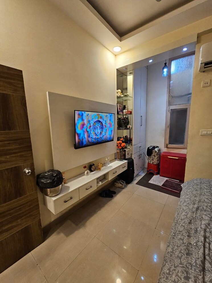 Room, ip extension 3 Bedroom 1600 Sq.Ft. Apartment In Ip Extension Delhi 7954676