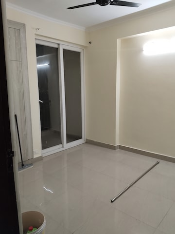 Room in 3 BHK Apartment at Amrapali Leisure Park, Amrapali Leisure Valley – for Rent