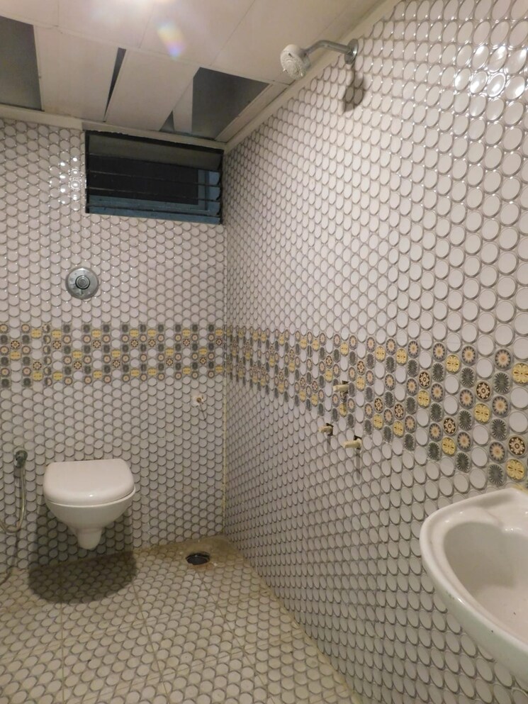 Bathroom, roshan-gardenia 3 Bedroom 1519 Sq.Ft. Apartment In Uttarahalli Bangalore 7954720