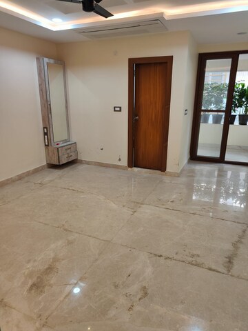 Room in 4 BHK Apartment at Nitesh Logos, Mg Road – for Sale