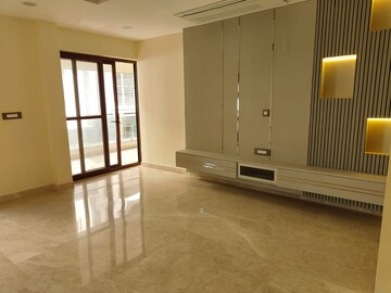 Room in 4 BHK Apartment at Nitesh Logos, Mg Road – for Sale