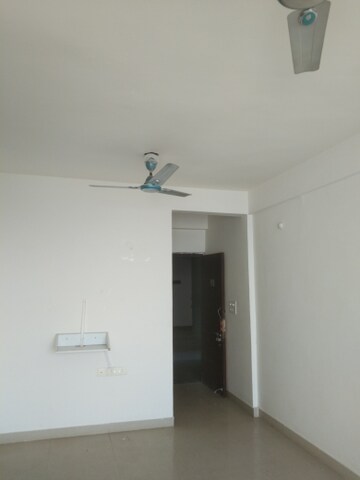 Room in 2 BHK Apartment at Alkapuri – for Rent