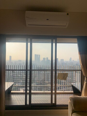Room in 4 BHK Apartment at Kanakia Levels, Malad East – for Rent