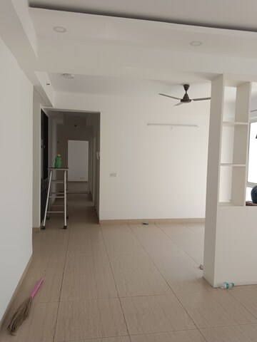 Room in 3 BHK Apartment at 3C Lotus Boulevard Espacia, Sector 100 – for Rent