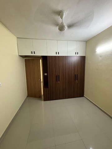 Room in 2 BHK Apartment at Pyramid Elite, Sector 86 – for Rent