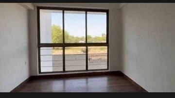 Room in 2 BHK Apartment at Sangani Samarthya Status, Chandkheda – for Rent