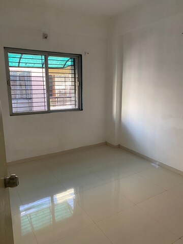 Room in 2 BHK Apartment at Sangani Samarthya Status, Chandkheda – for Rent
