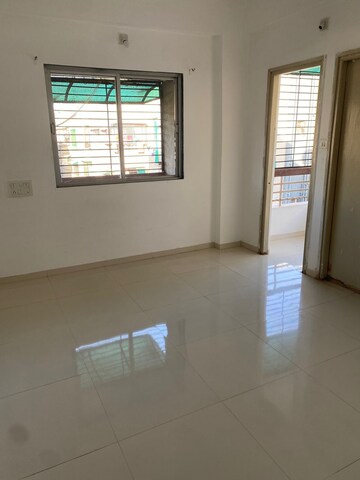 Room in 2 BHK Apartment at Sangani Samarthya Status, Chandkheda – for Rent