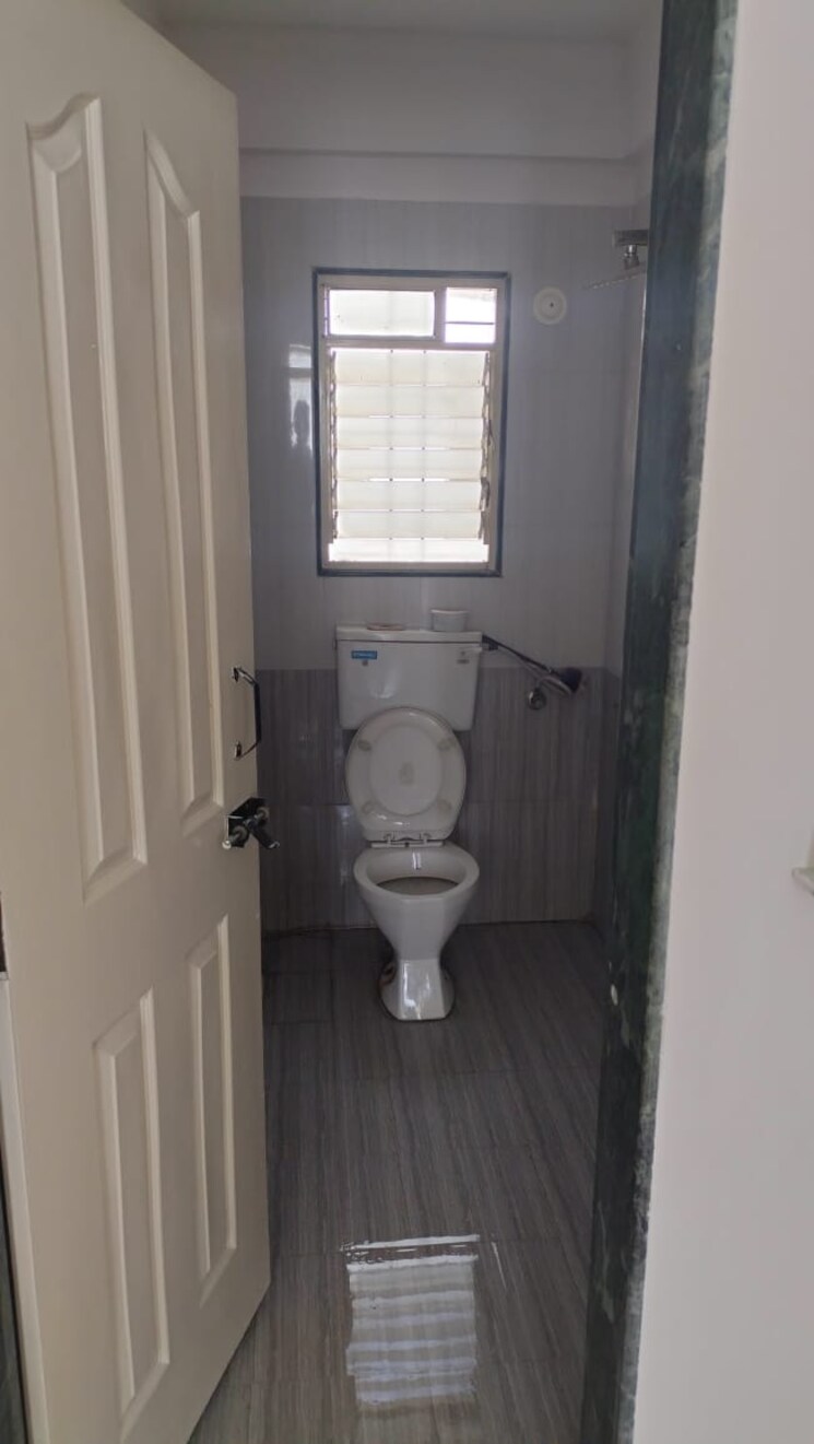 Bathroom, shri-vardhaman-vatika 2 Bedroom 1009 Sq.Ft. Apartment In Thergaon Pune 7955067