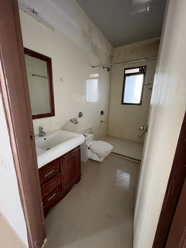 Bathroom, shivraj-height 4 Bedroom 3000 Sq.Ft. Apartment In Khar West Mumbai 7955072