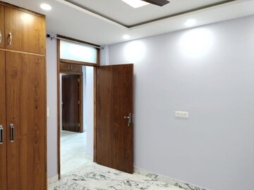 Room in 4 BHK Builder Floor at Sector 11 Dwarka – for Rent