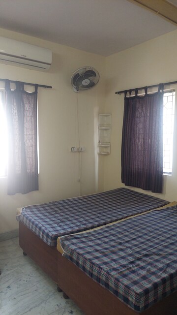 Furnished Amenities in 1.5 BHK Apartment at Adchini – for Rent