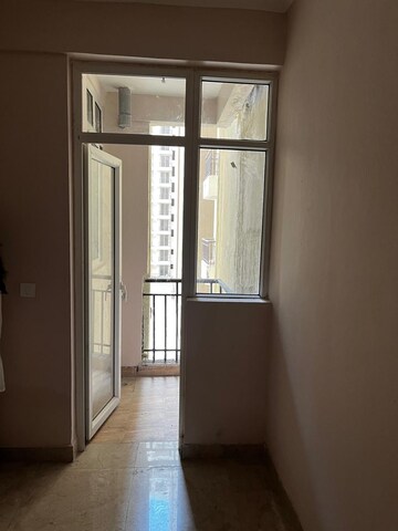 Room in 3 BHK Apartment at Amrapali Golf Homes, Sector 4, Greater Noida – for Rent
