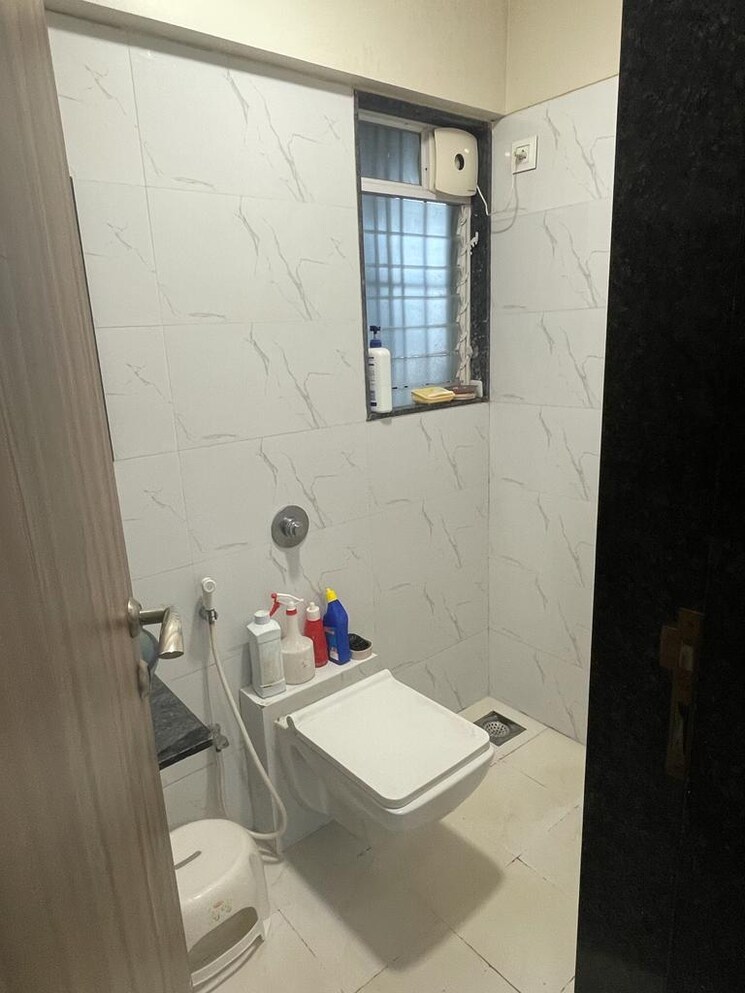 Bathroom, palash-towers 2 Bedroom 800 Sq.Ft. Apartment In Andheri West Mumbai 7955183