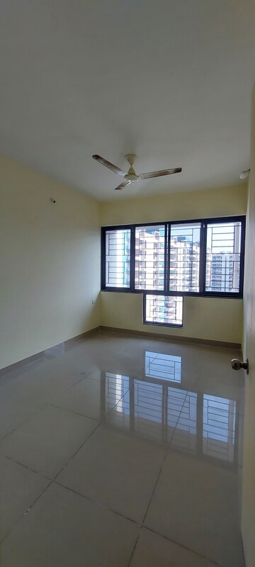Room in 2 BHK Apartment at Nanded Madhuvanti, Sinhagad Road – for Rent
