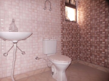 Bathroom in 4 BHK Apartment at Windsor Paradise 2, Raj Nagar Extension – for Sale