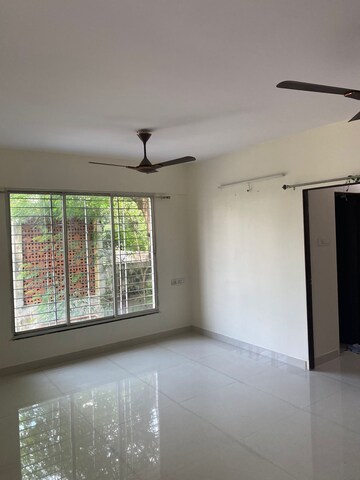 Room in 2 BHK Apartment at Nagpur Station – for Rent