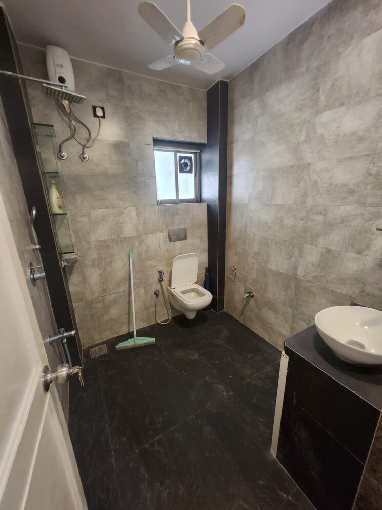Attached Bathroom, valentine-apartment 2 Bedroom 825 Sq.Ft. Apartment In Khar West Mumbai 7955490