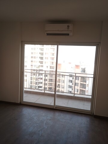Room in 4 BHK Apartment at Shapoorji Pallonji Joyville Gurgaon, Sector 102 – for Rent