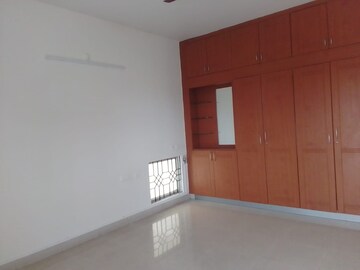 Room in 4 BHK Apartment at L and T Serene County, Gachibowli – for Rent