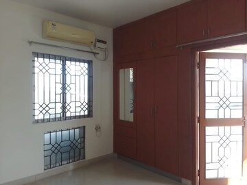 Room in 4 BHK Apartment at L and T Serene County, Gachibowli – for Rent