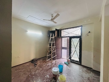 Room in 3.5 BHK Villa at Panchsheel Villas, Panchsheel Green – for Rent