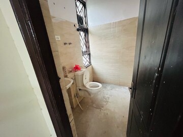 Attached Bathroom in 3.5 BHK Villa at Panchsheel Villas, Panchsheel Green – for Rent