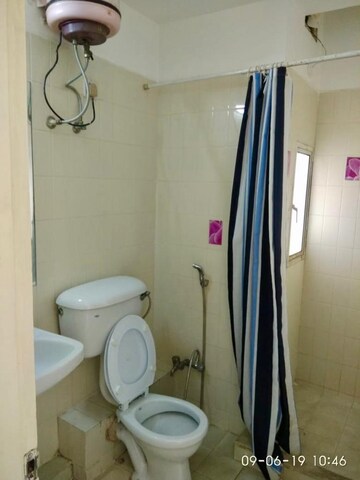 Bathroom in 3 BHK Apartment at DLF The Carlton Estate, Dlf Phase V – for Rent
