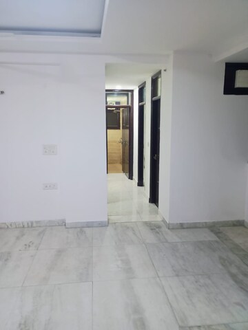 Room in 3 BHK Apartment at Sector 12 Dwarka – for Rent