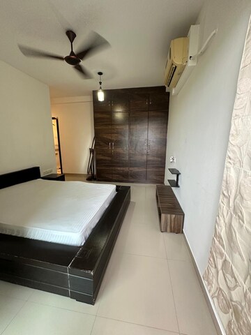 Bedroom in 2.5 BHK Apartment at Oberoi Realty Splendor, Jogeshwari East – for Rent