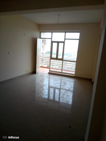 Room in 2.5 BHK Apartment at RAS Palm Residency, Sector 76 – for Sale