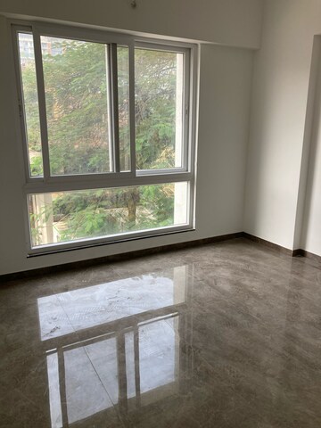 Room in 3 BHK Apartment at Godrej Skyline, Koregaon Park – for Sale