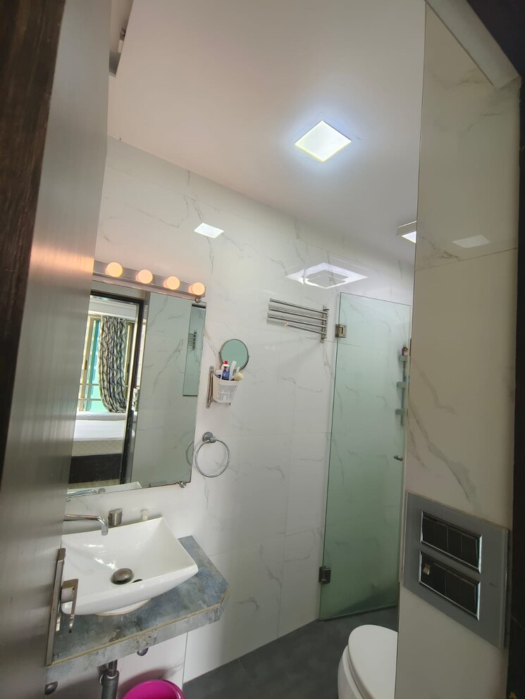 Bathroom, oberoi-realty-woods 2.5 Bedroom 1330 Sq.Ft. Apartment In Goregaon East Mumbai 7956154