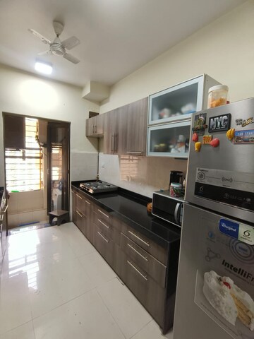 Kitchen in 2.5 BHK Apartment at Oberoi Realty Woods, Goregaon East – for Rent