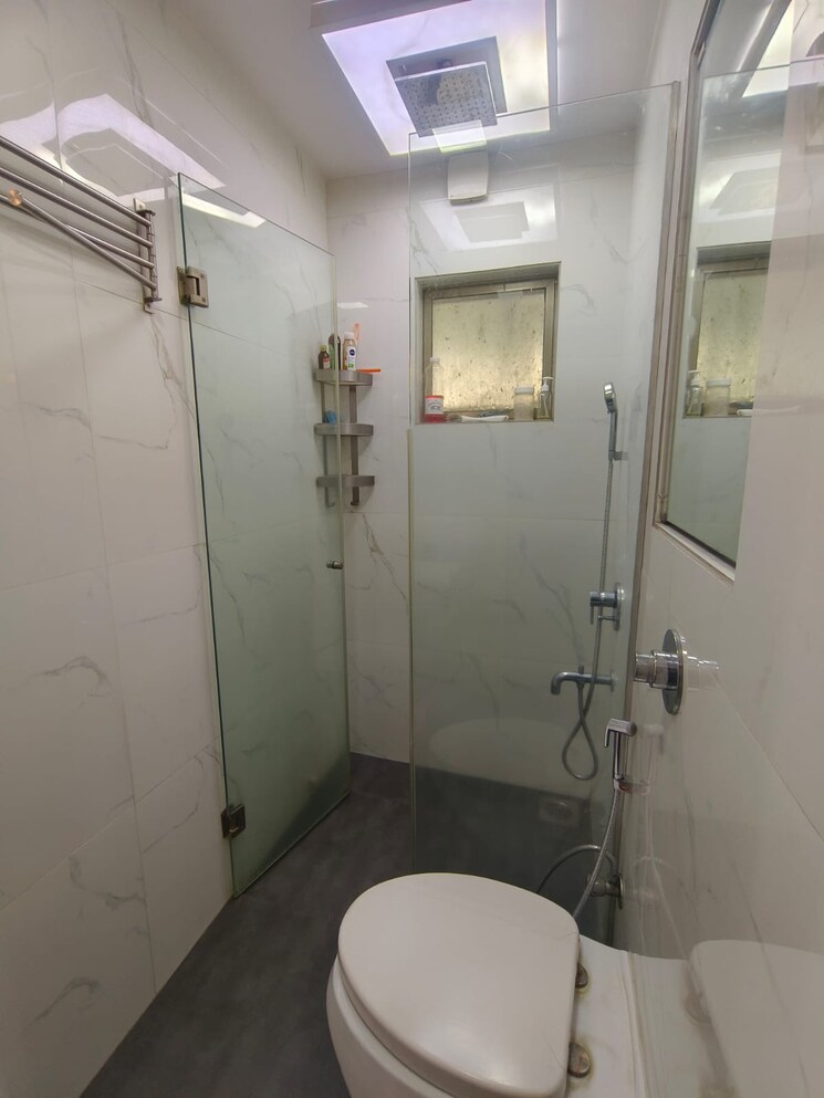 Bathroom, oberoi-realty-woods 2.5 Bedroom 1330 Sq.Ft. Apartment In Goregaon East Mumbai 7956154