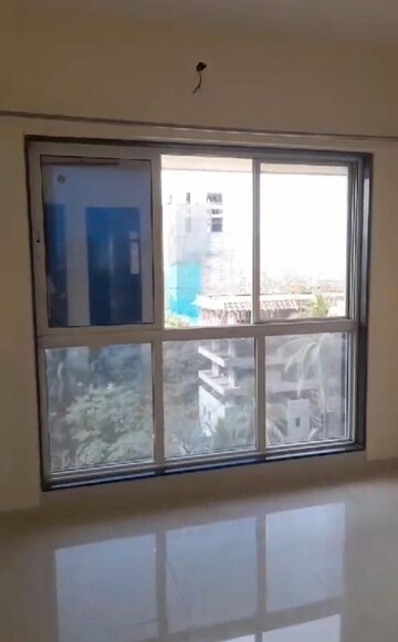 Room in 2 BHK Apartment at Veena Senterio, Chembur – for Rent