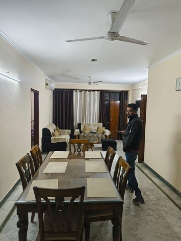 Living Room in 3 BHK Apartment at Sector 57 – for Rent