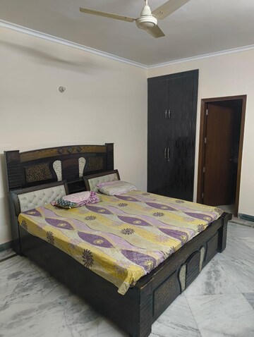 Bedroom in 3 BHK Apartment at Sector 57 – for Rent