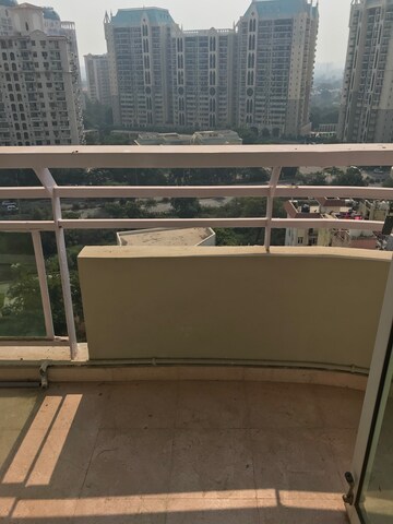  4 BHK Apartment at DLF The Icon, Dlf Phase V – for Rent