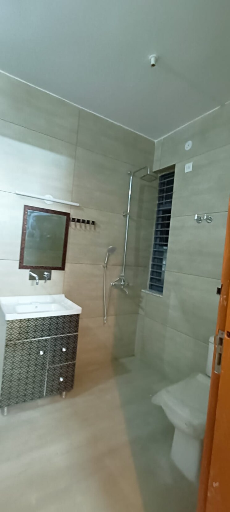 Bathroom, vasant kunj 4 Bedroom 2000 Sq.Ft. Builder Floor In Vasant Kunj Delhi 7956736