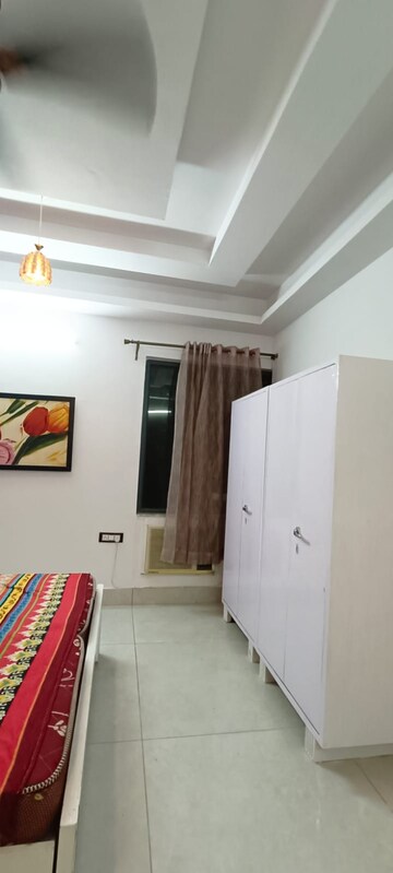 Master Bedroom in 4 BHK Builder Floor at Vasant Kunj – for Rent