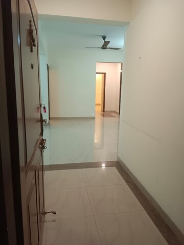 Bathroom in 3 BHK Apartment at Vipul Greens, Sector 48 – for Rent