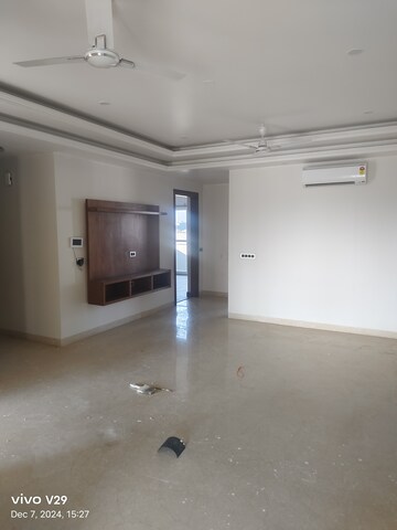 Room in 3 BHK Apartment at Today Princeton Floors, Sector 51 – for Sale