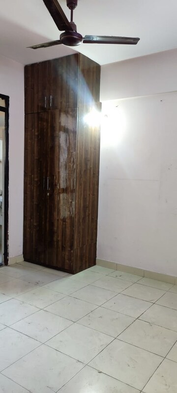 1 BHK Apartment For Rent in OP Floridaa, Sector 82