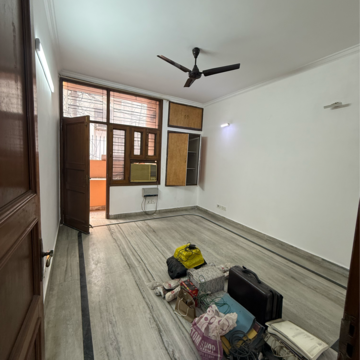 Bedroom in 3 BHK Builder Floor at Chittaranjan Park – for Rent