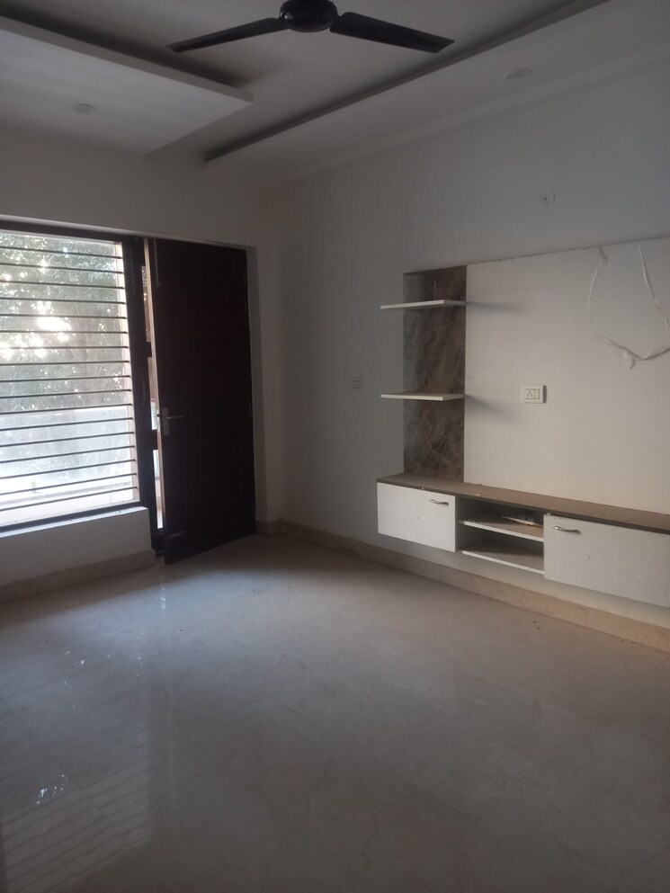 Room, bptp-park-central 3 Bedroom 250 Sq.Ft. Builder Floor In Sector 85 Faridabad 7957058