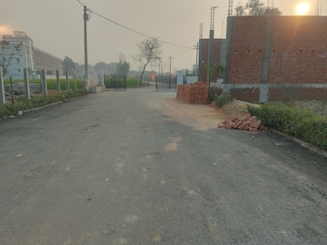  Plot For Sale in Gosainganj